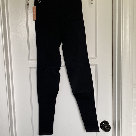 Thirdlove Flex Seamless Compression Leggings - Picture 3 of 6